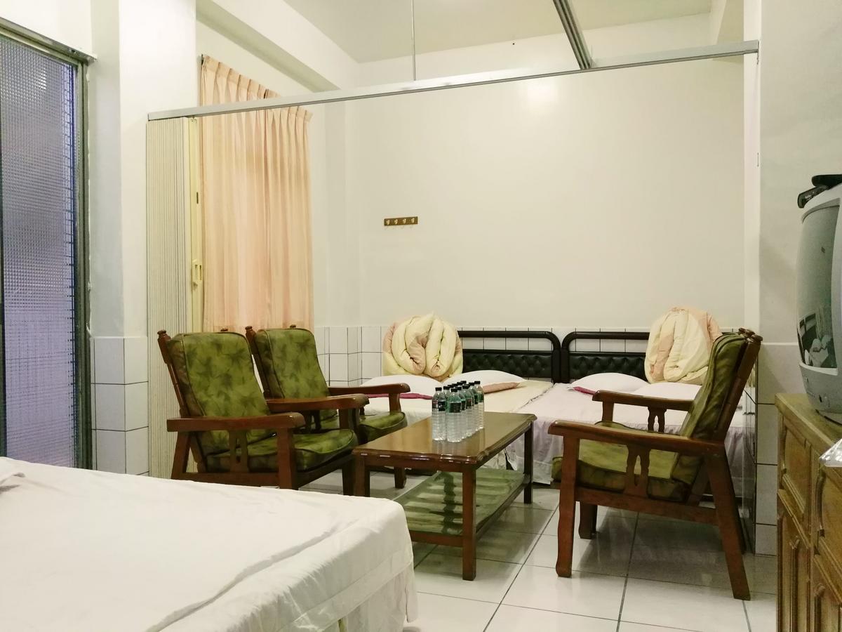 Qun Feng Hotel Fenchihu Ngoại thất bức ảnh