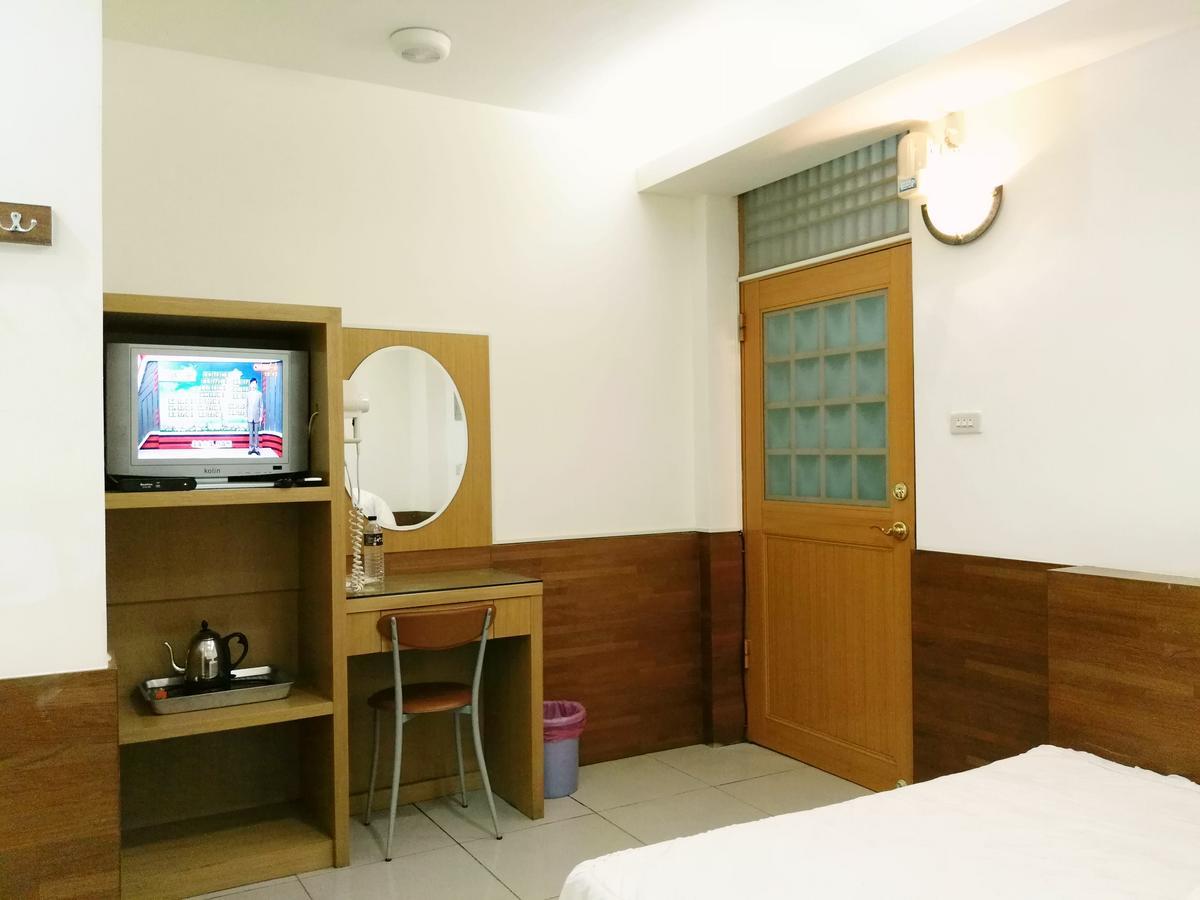 Qun Feng Hotel Fenchihu Ngoại thất bức ảnh